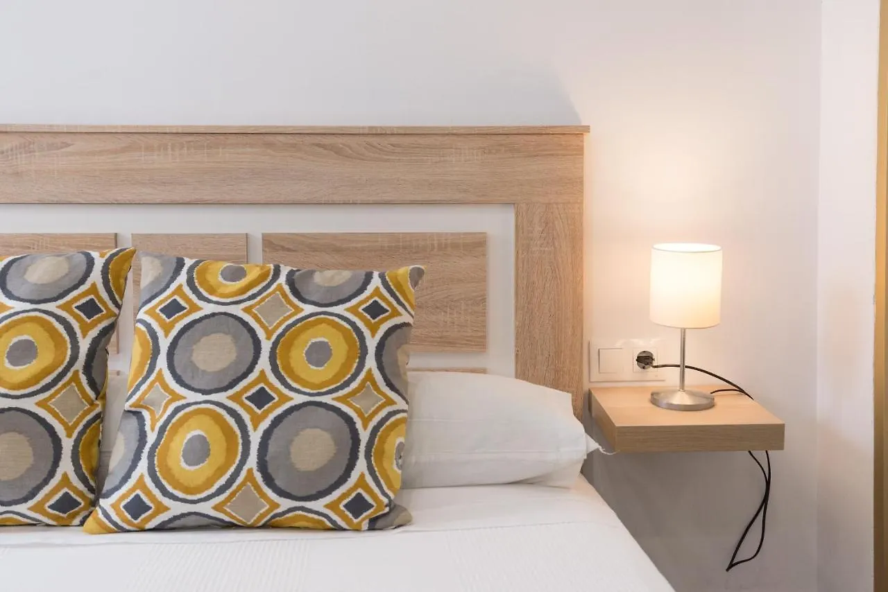 Cervantes Two Shared Hotel Malaga Homestay